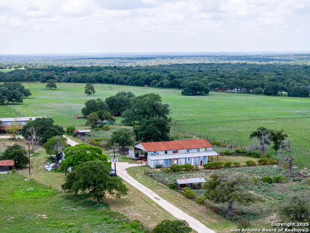 8841 Fm 775 La Vernia, TX 78121