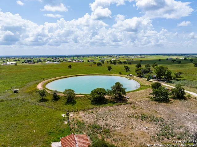 8841 Fm 775 La Vernia, TX 78121