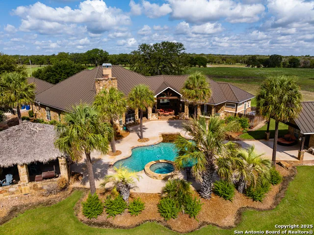 8841 Fm 775 La Vernia, TX 78121