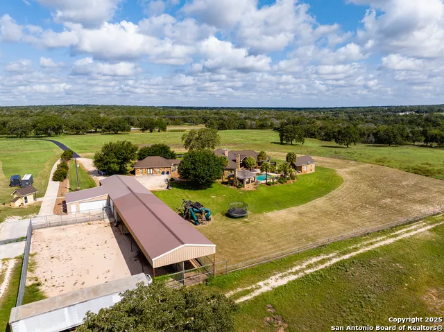 8841 Fm 775 La Vernia, TX 78121
