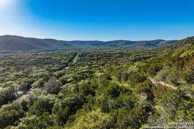 28 Frio Canyon Loop Concan, TX 78838