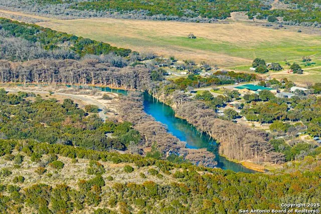 28 Frio Canyon Loop Concan, TX 78838