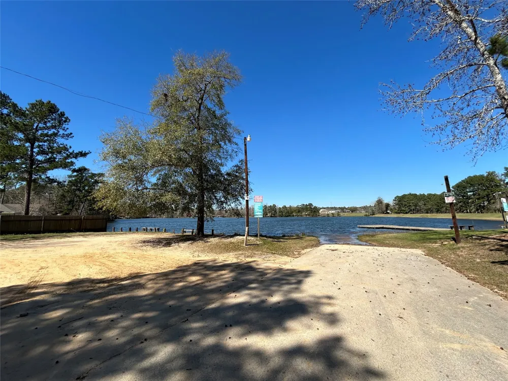 Royal Crk Road Willis, TX 77303