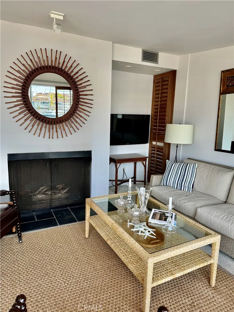 1009 Bay Front Newport Beach, CA 92662