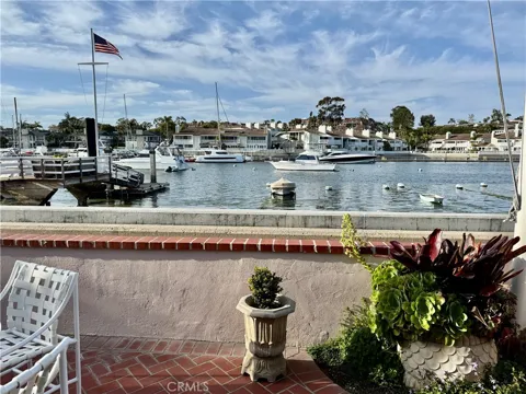 1009 Bay Front