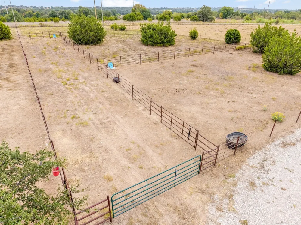 6000 County Road 351 Dublin, TX 76446