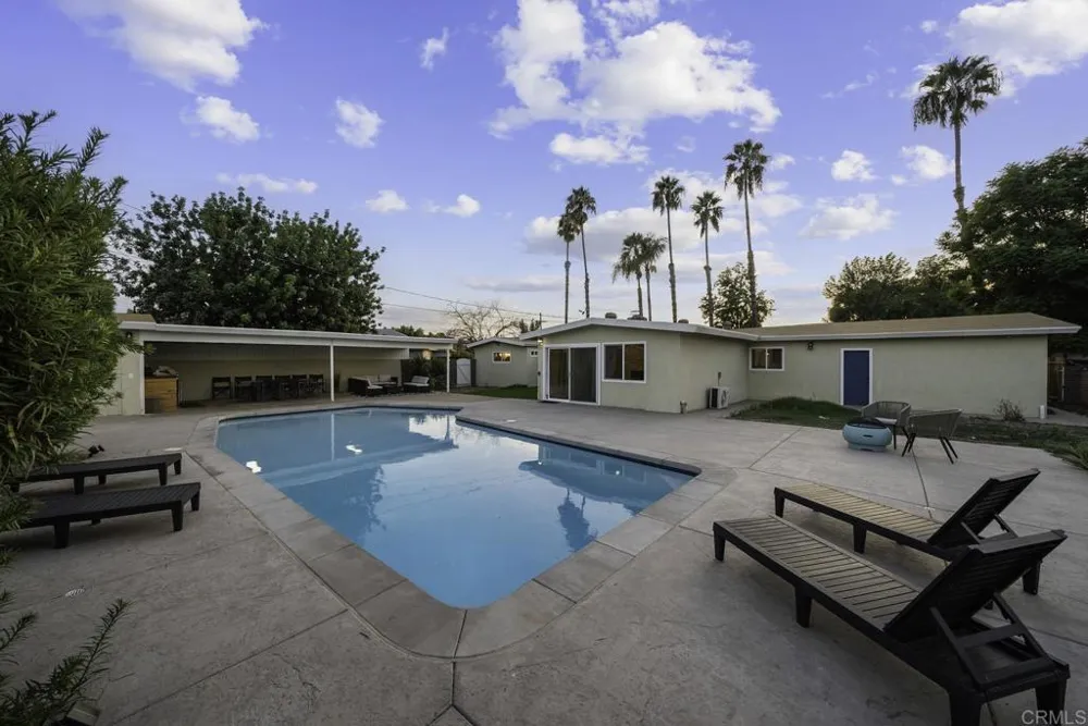 9903 Lindo Lake Place Lakeside, CA 92040