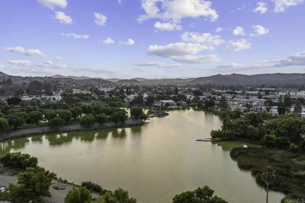 9903 Lindo Lake Place Lakeside, CA 92040