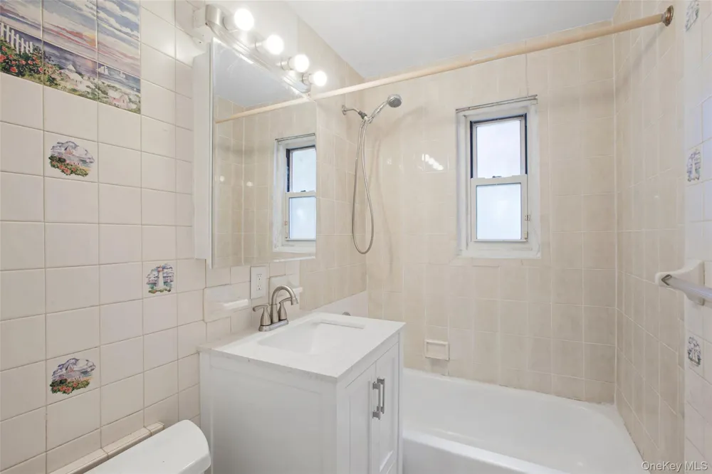 196-35 Dunton Ave Hollis #1 Hollis, NY 11423
