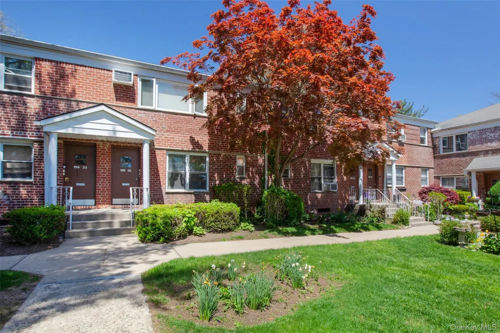 196-35 Dunton Ave Hollis #1 Hollis, NY 11423