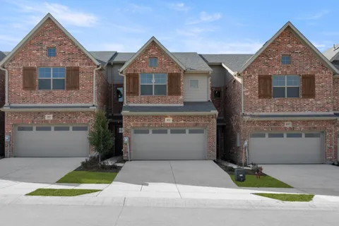 4611 Hawks Trail