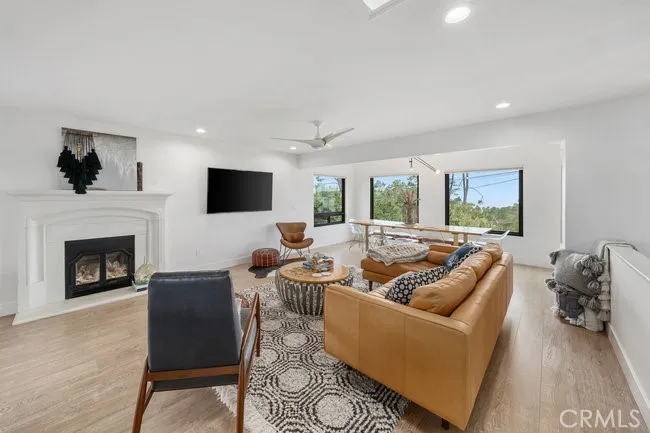 1648 Richard Cambria, CA 93428