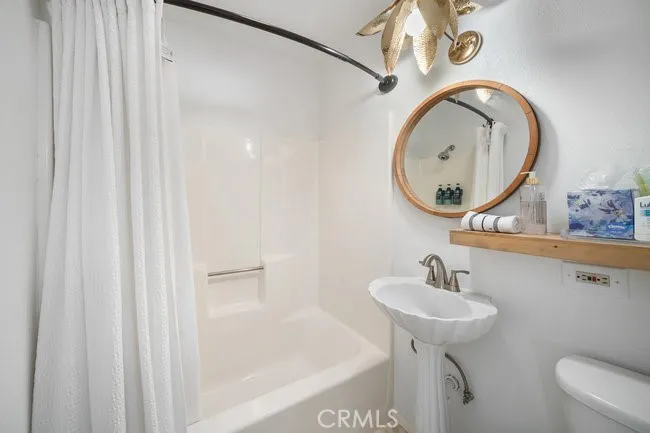 1648 Richard Cambria, CA 93428