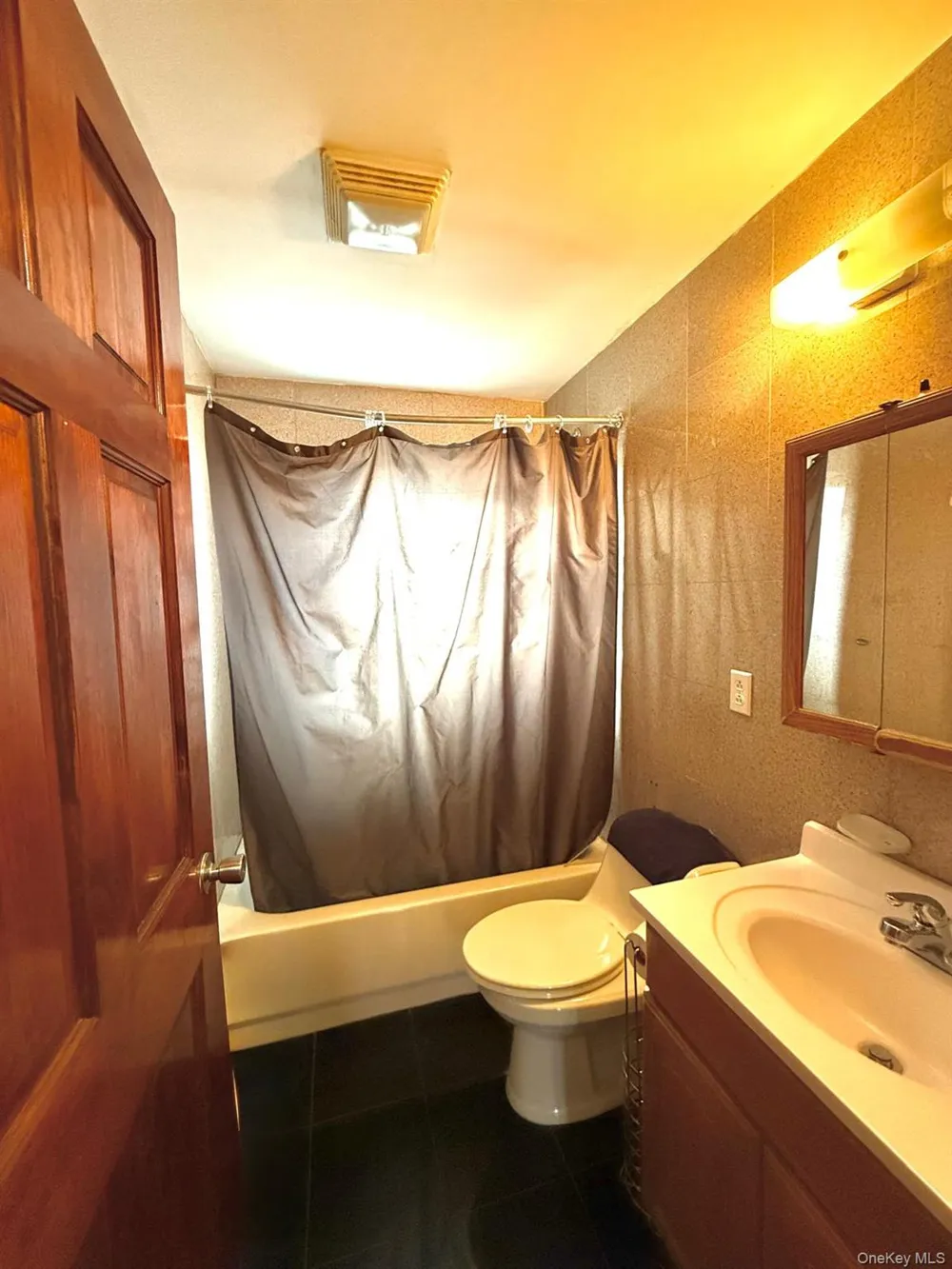 12214 25th Avenue #3A College Point, NY 11356