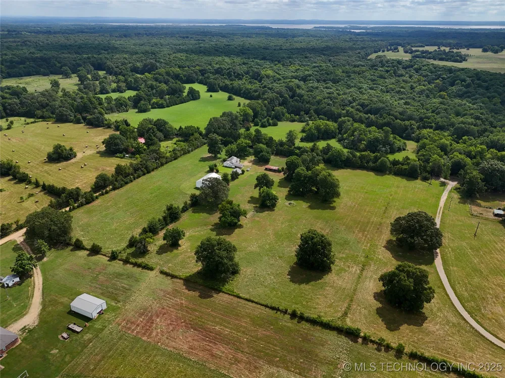 652 4230 ROAD Hugo, OK 74743