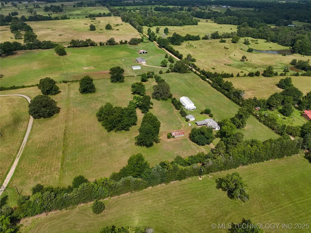 652 4230 ROAD Hugo, OK 74743