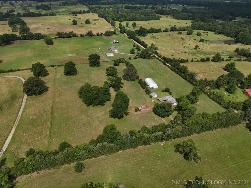 652 4230 ROAD Hugo, OK 74743
