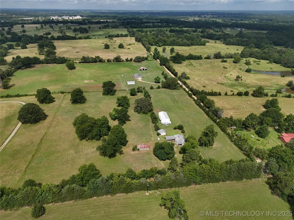 652 4230 ROAD Hugo, OK 74743