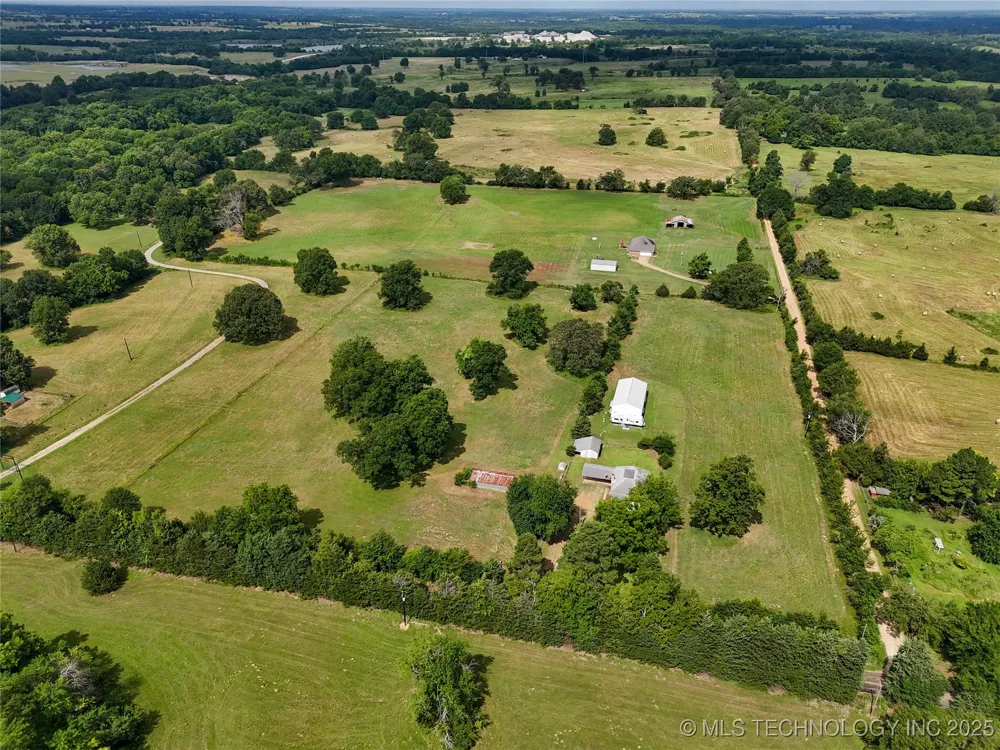 652 4230 ROAD Hugo, OK 74743