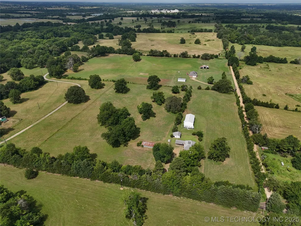 652 4230 ROAD Hugo, OK 74743