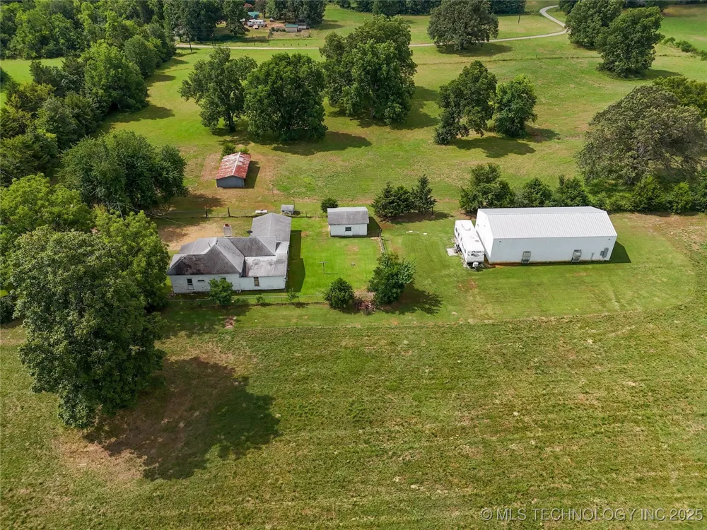 652 4230 ROAD Hugo, OK 74743