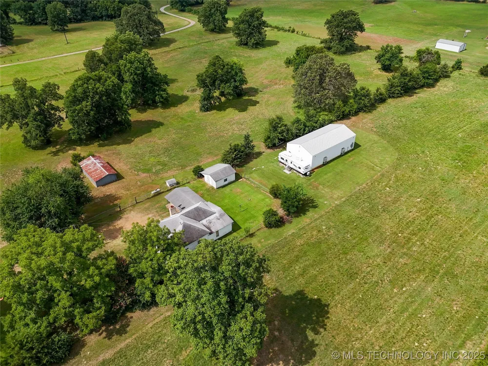 652 4230 ROAD Hugo, OK 74743