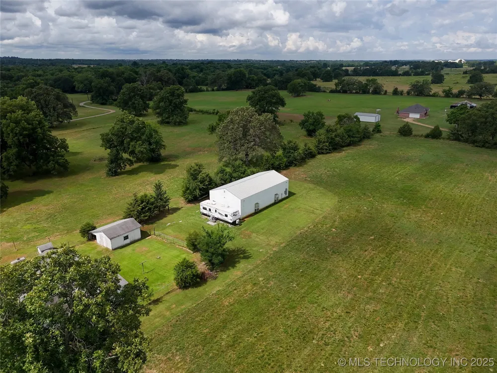 652 4230 ROAD Hugo, OK 74743