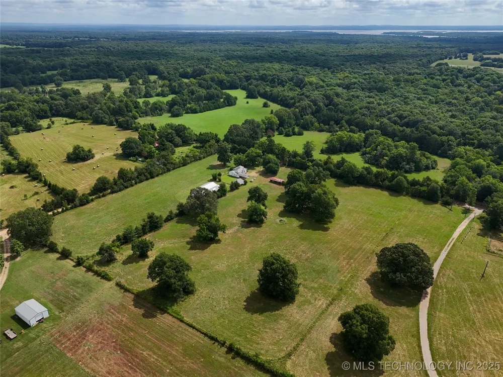 652 4230 ROAD Hugo, OK 74743
