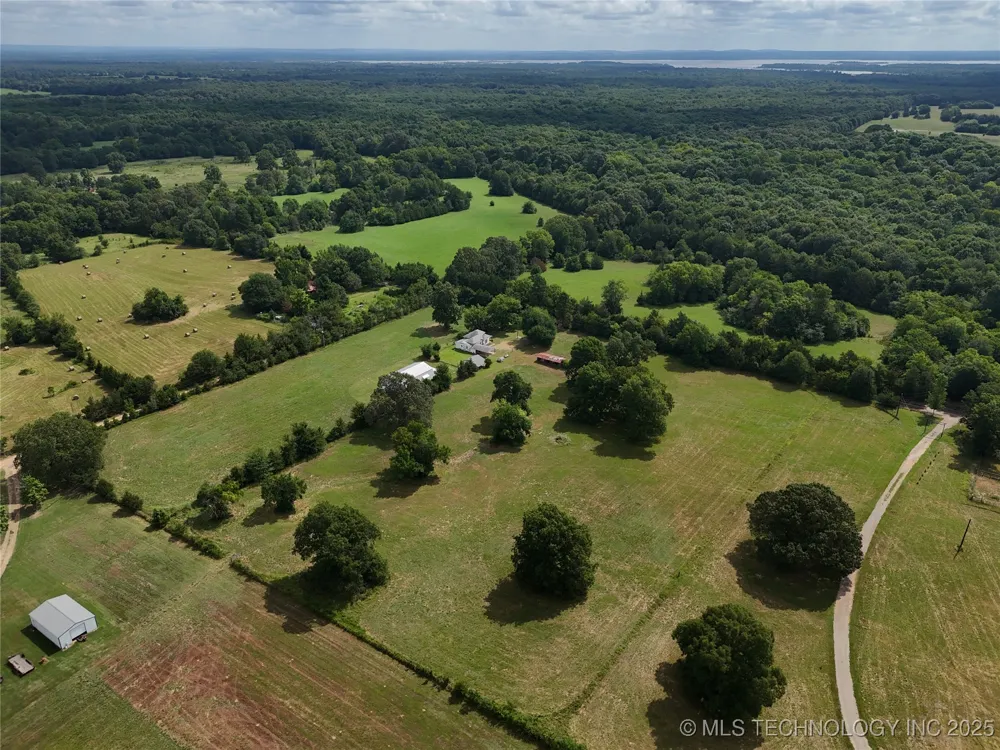 652 4230 ROAD Hugo, OK 74743