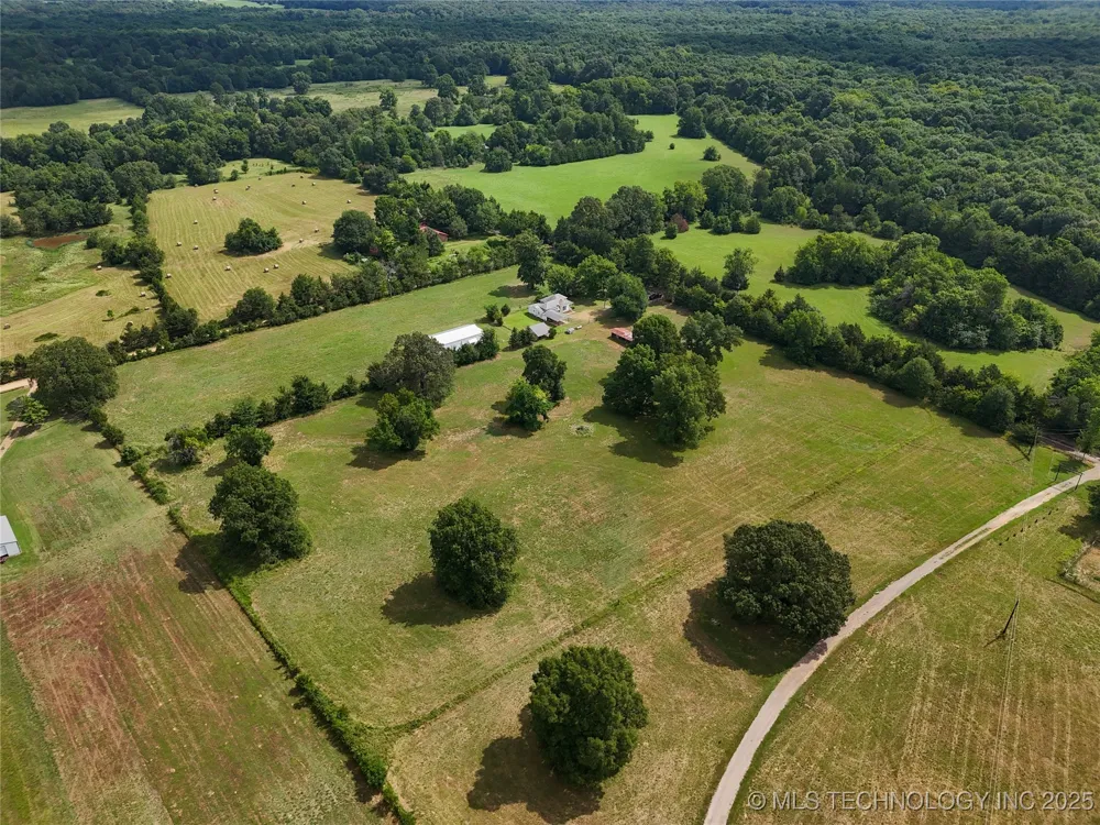 652 4230 ROAD Hugo, OK 74743