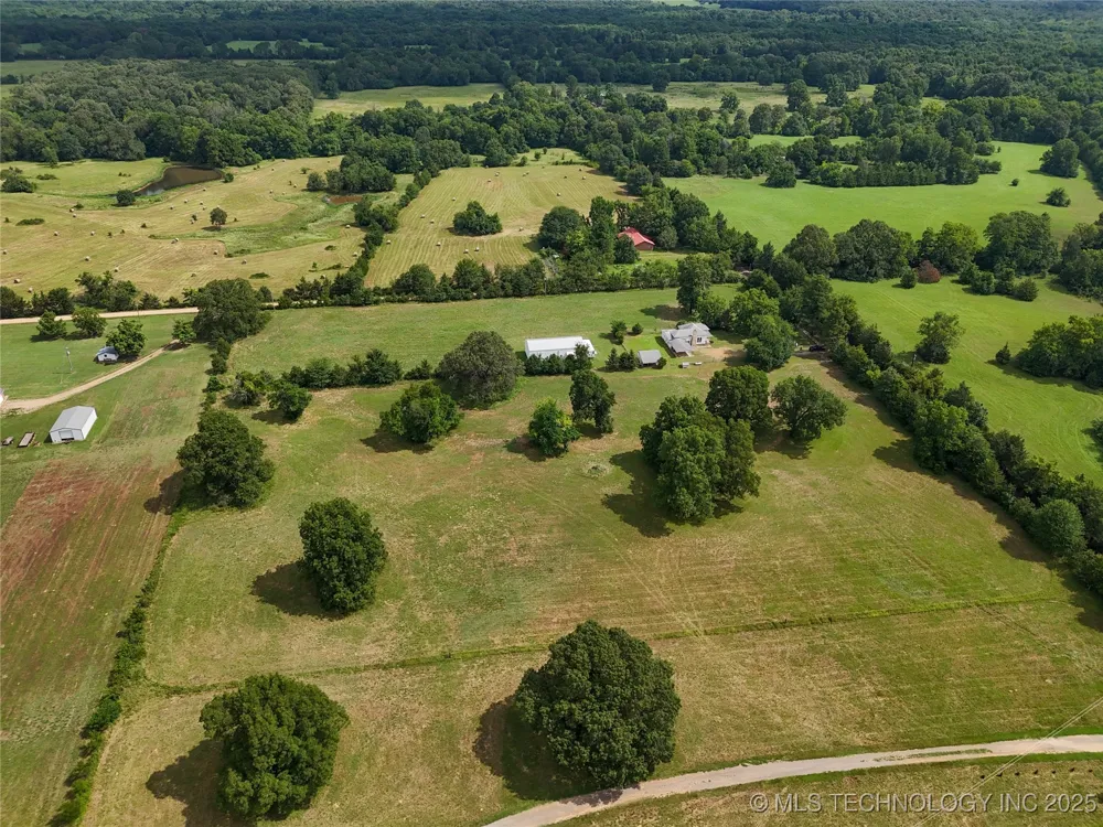 652 4230 ROAD Hugo, OK 74743