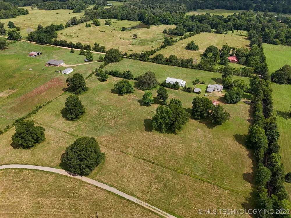 652 4230 ROAD Hugo, OK 74743