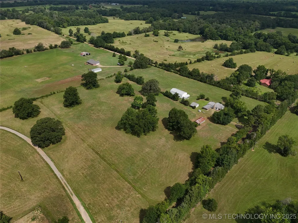 652 4230 ROAD Hugo, OK 74743
