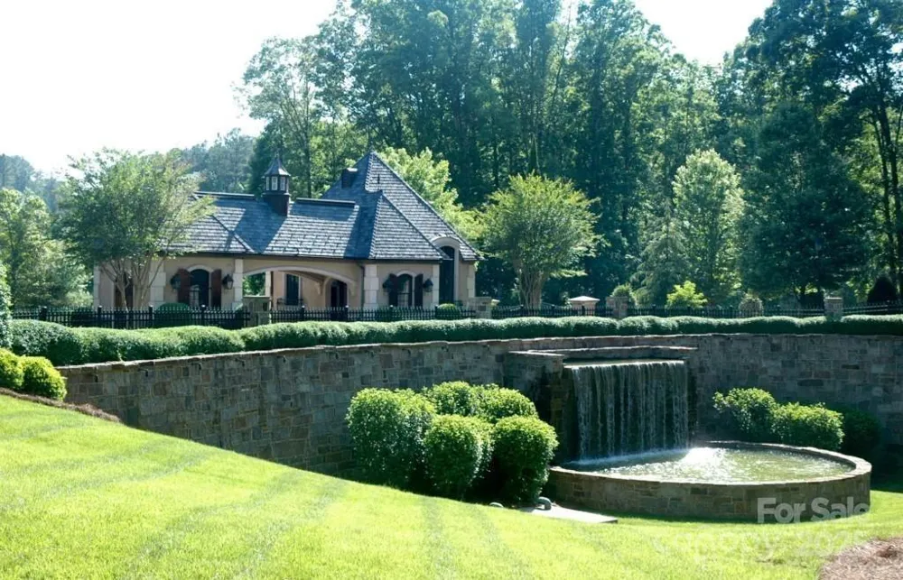 3213 Lake Pointe Drive Belmont, NC 28012