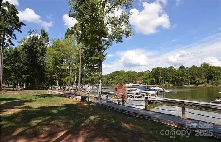 3213 Lake Pointe Drive Belmont, NC 28012