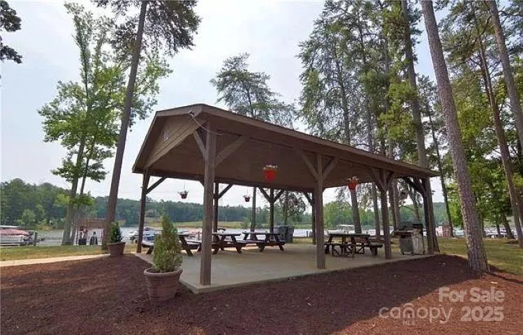 3213 Lake Pointe Drive Belmont, NC 28012