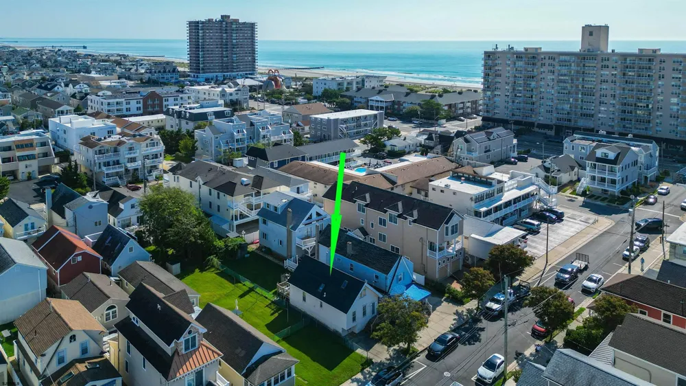 17 S Jefferson Ave Margate, NJ 08402
