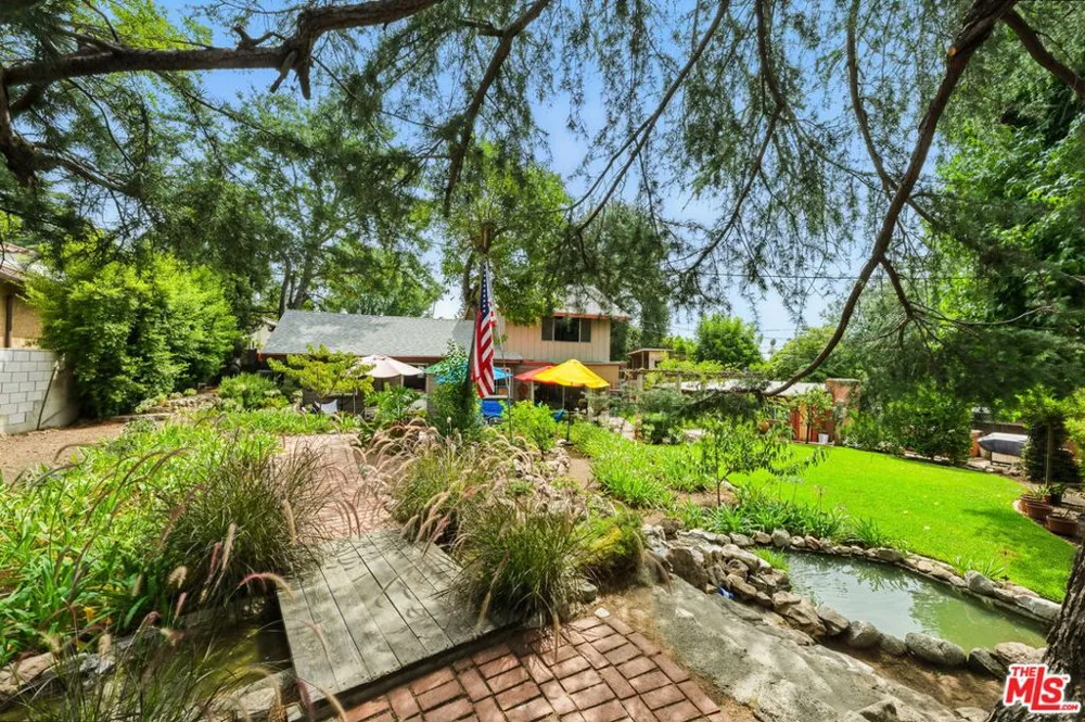 2186 Mar Vista Avenue Altadena, CA 91001