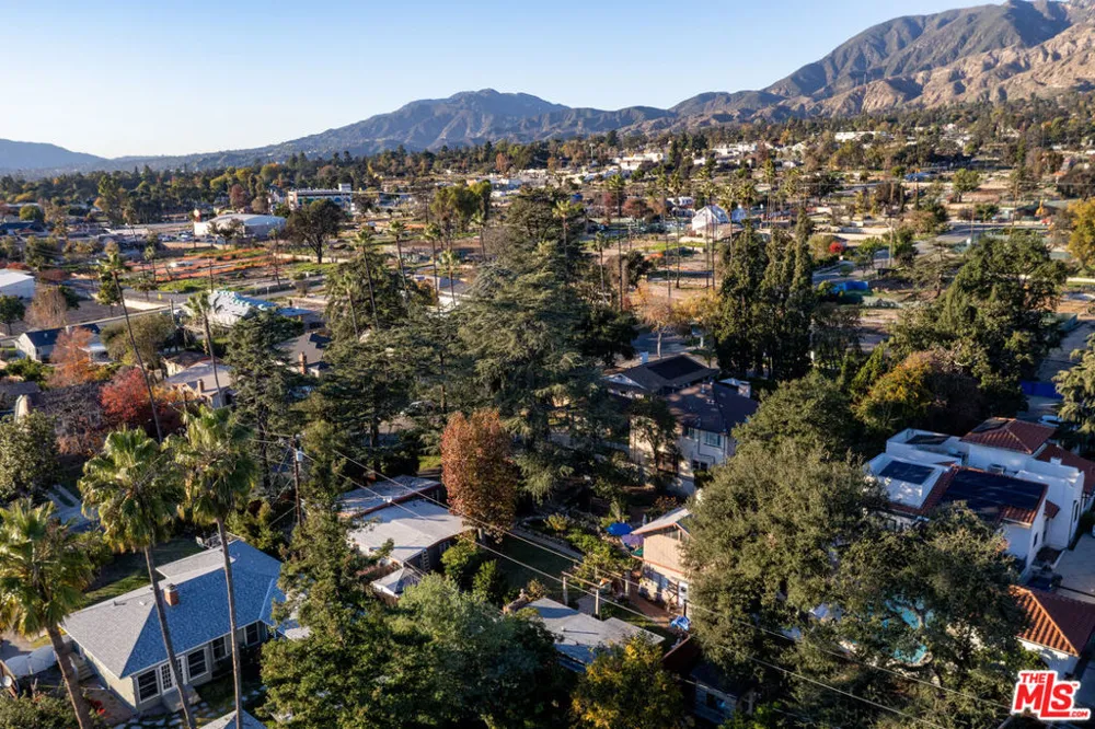 2186 Mar Vista Avenue Altadena, CA 91001