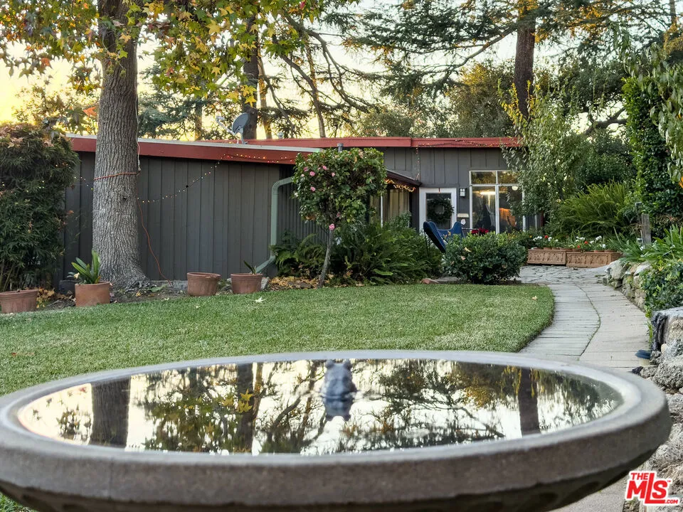 2186 Mar Vista Avenue Altadena, CA 91001