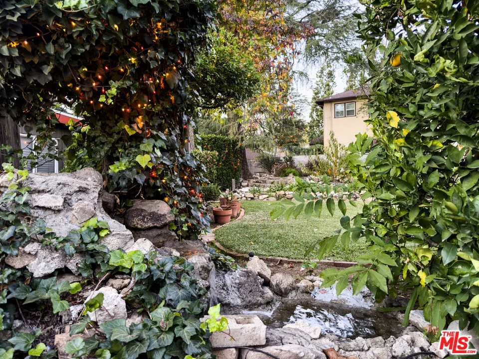 2186 Mar Vista Avenue Altadena, CA 91001