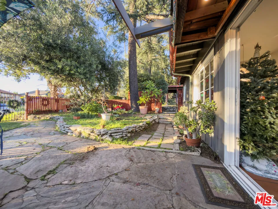 2186 Mar Vista Avenue Altadena, CA 91001