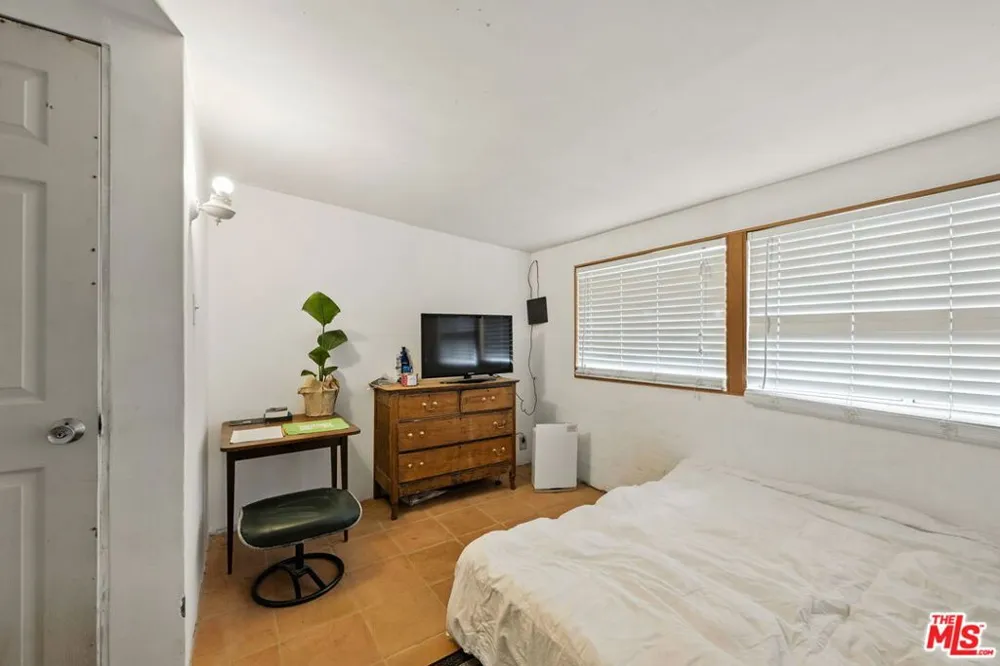 2186 Mar Vista Avenue Altadena, CA 91001