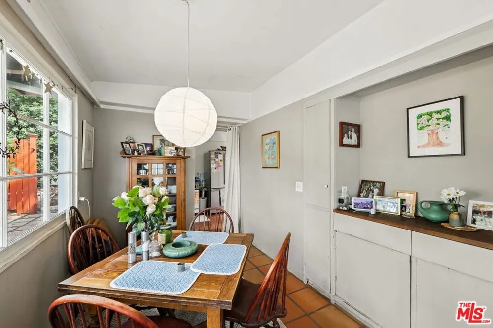 2186 Mar Vista Avenue Altadena, CA 91001