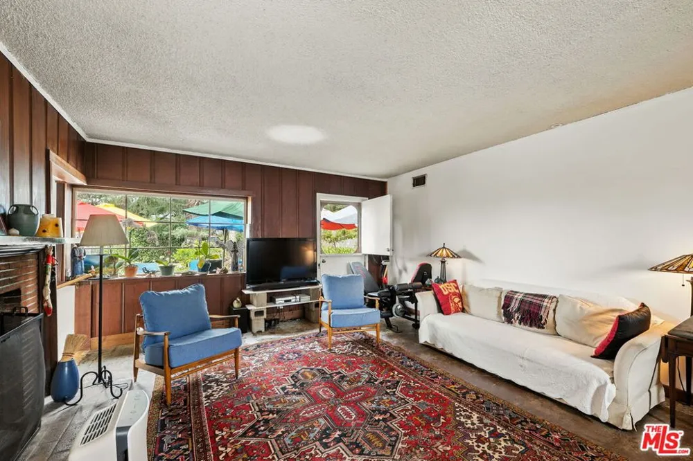 2186 Mar Vista Avenue Altadena, CA 91001
