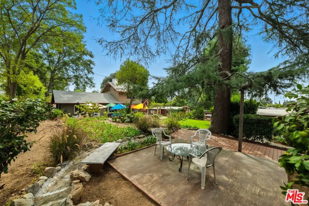 2186 Mar Vista Avenue Altadena, CA 91001