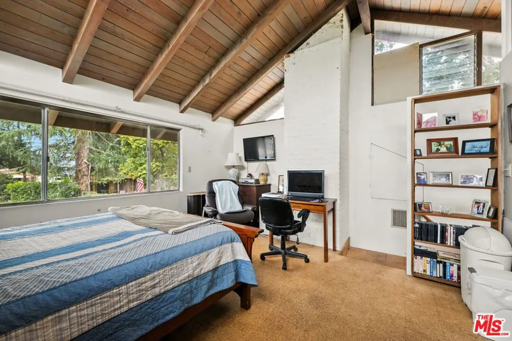 2186 Mar Vista Avenue Altadena, CA 91001