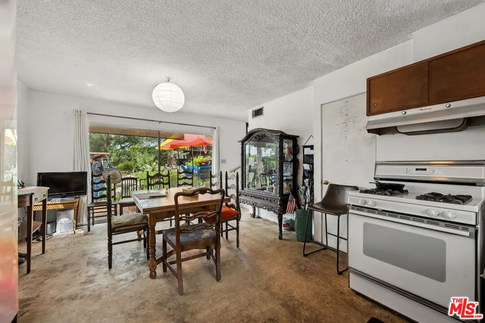 2186 Mar Vista Avenue Altadena, CA 91001