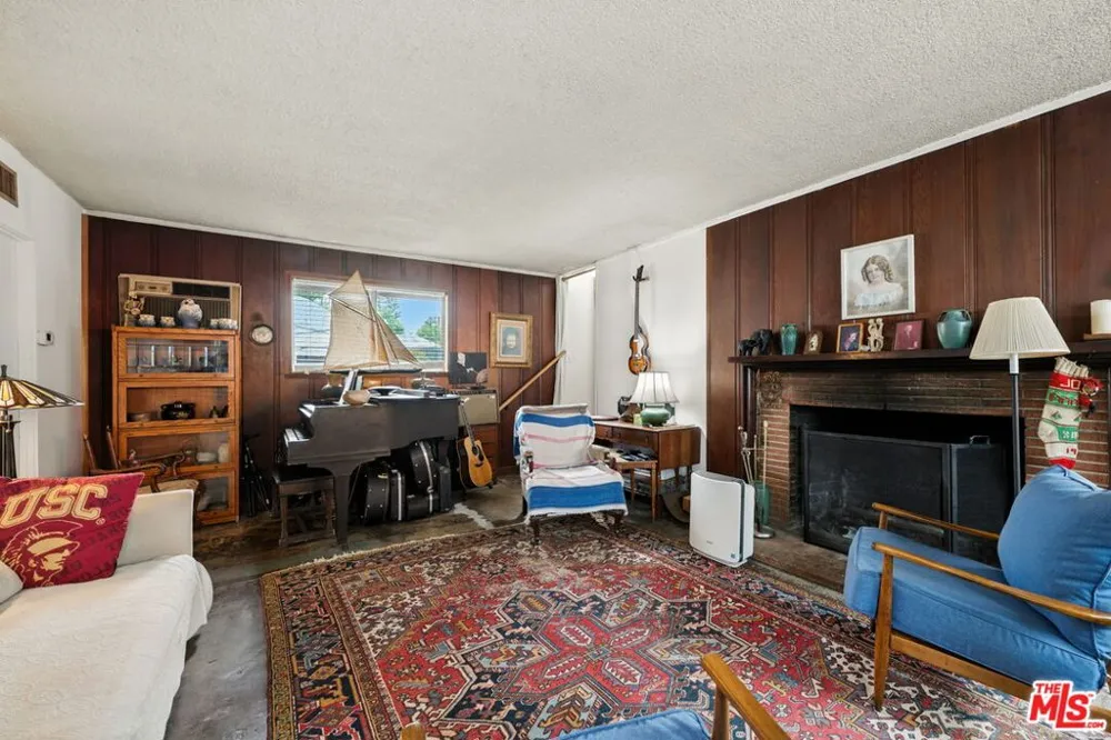 2186 Mar Vista Avenue Altadena, CA 91001