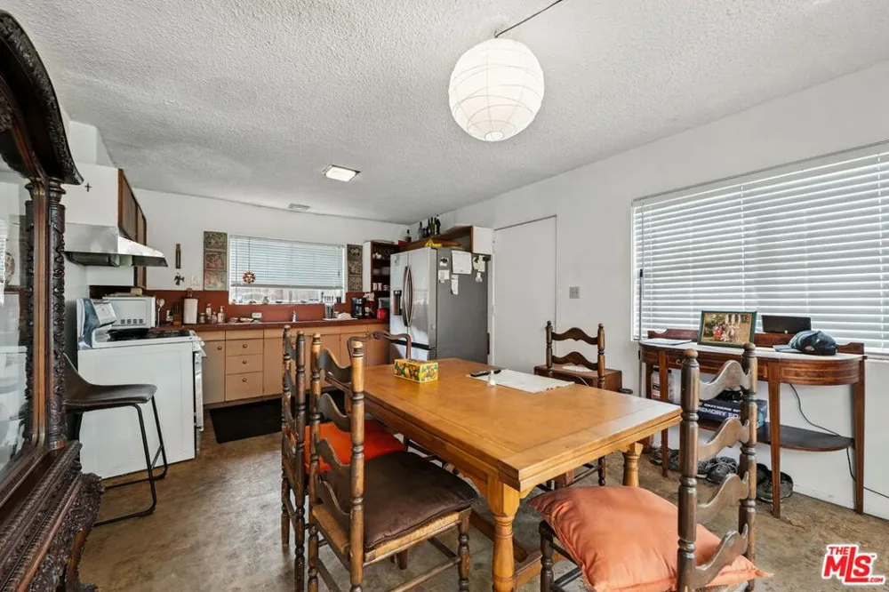 2186 Mar Vista Avenue Altadena, CA 91001